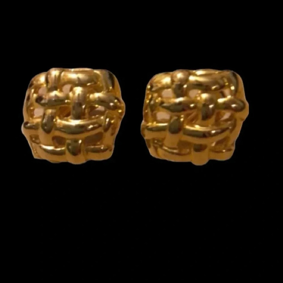 VINTAGE EUC CLIP ON GOLD TONE EARRINGS COSTUME JEWELRY - Picture 1 of 6